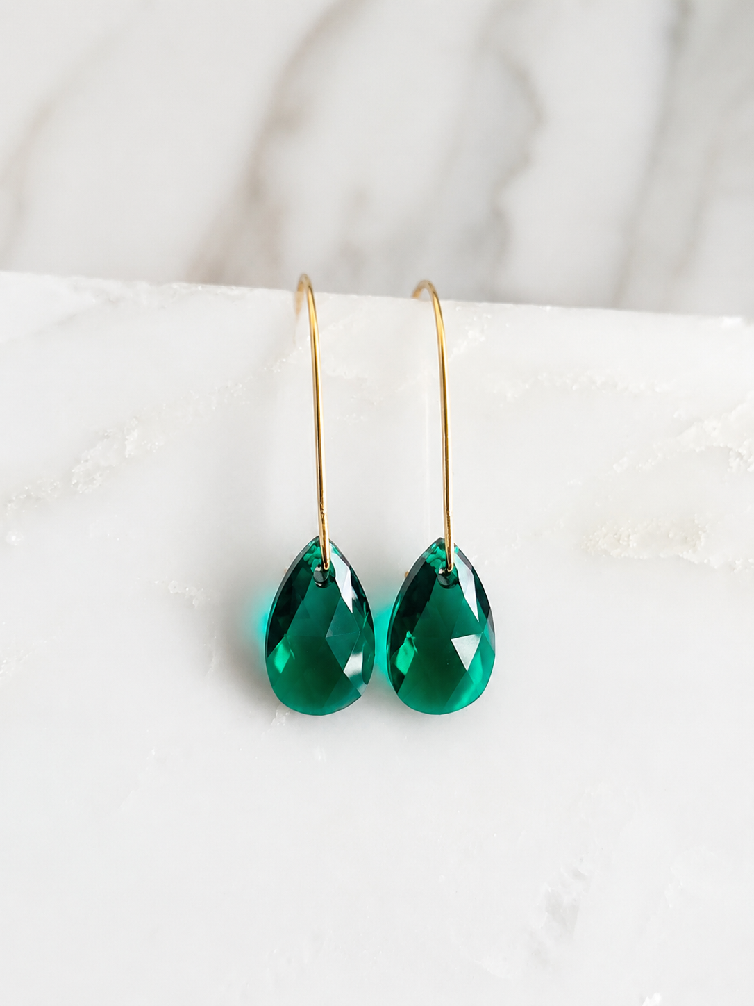 Boucles d'oreilles longues en forme de larme vert émeraude