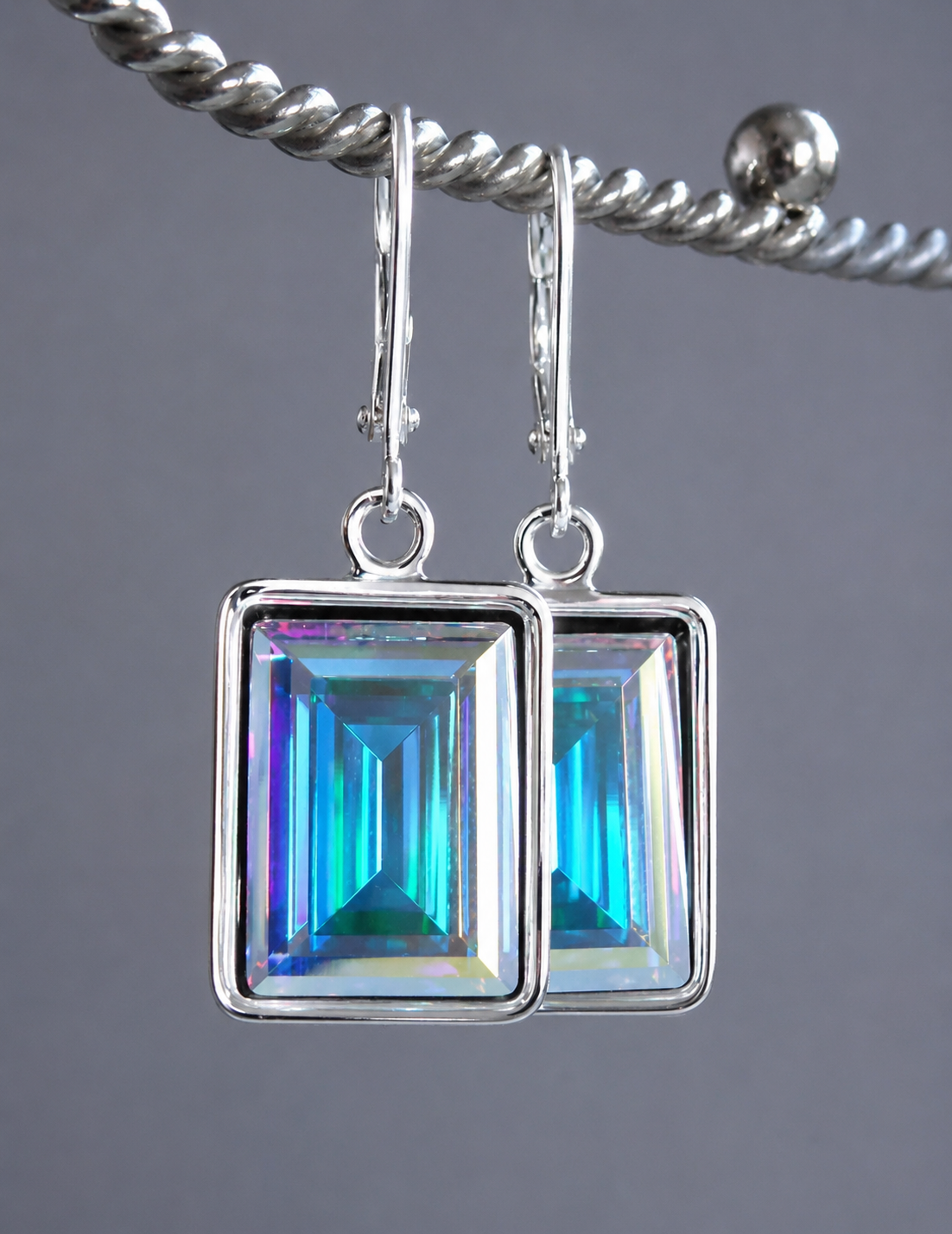 Pendientes de talla esmeralda de cristal AB transparente