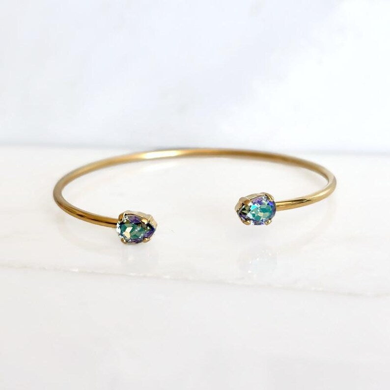 Bracelet manchette ouvert doré en cristal doré
