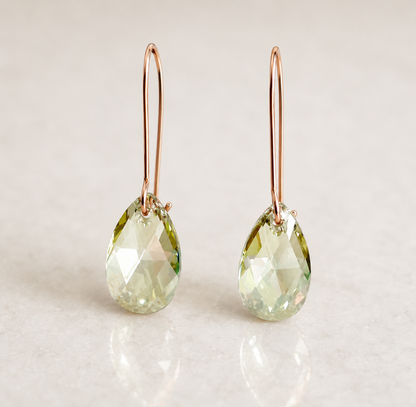 Boucles d'oreilles cristal vert lumineux sur or rose