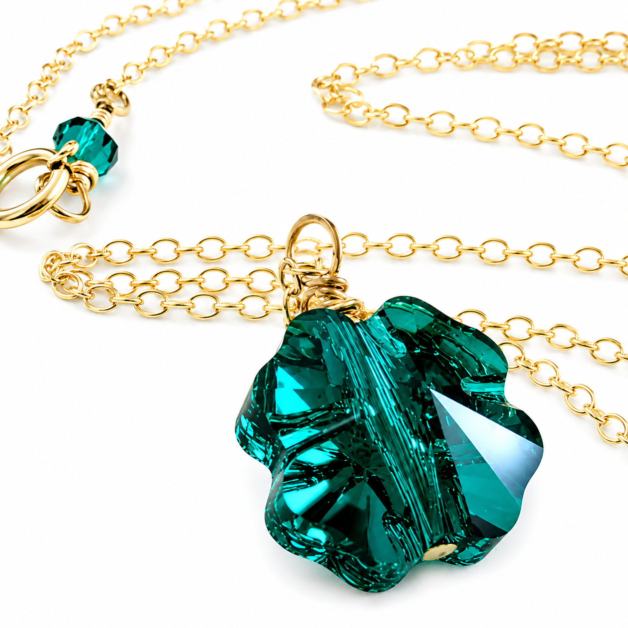 Collar trébol de cuatro hojas de cristal