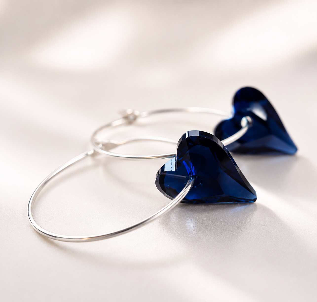 Boucles d'oreilles coeur bleu marine