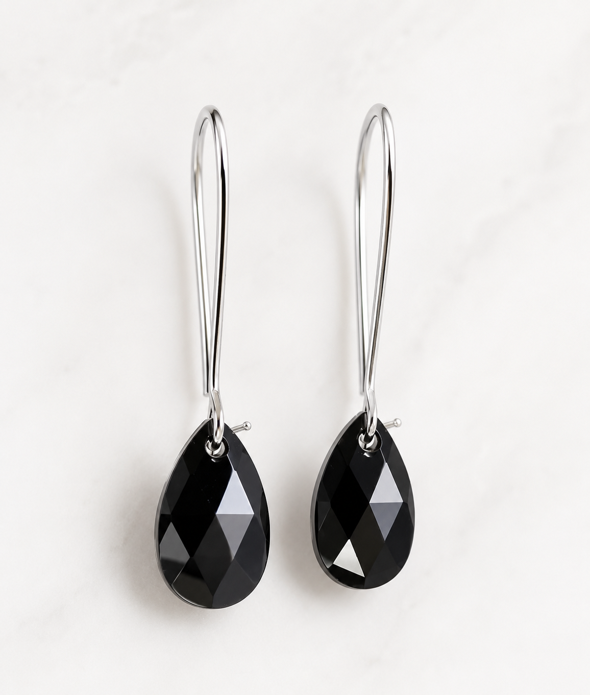 Pendientes largos lágrima de cristal negro azabache