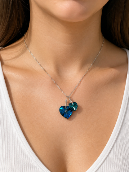 Collier coeurs en cristal bleu des Bermudes