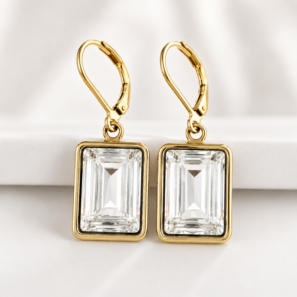 Boucles d'oreilles en cristal clair taille émeraude