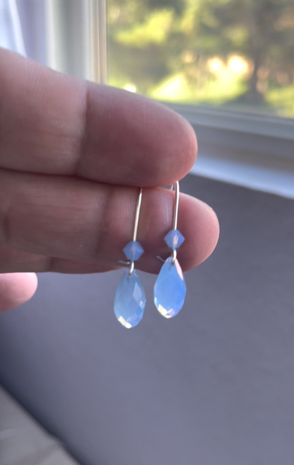 Boucles d'oreilles en forme de larme en cristal opale bleu ciel