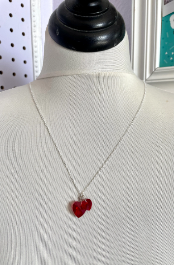 Collar Corazones de Cristal Rojo