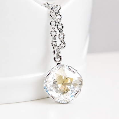 Collar de cristal de luz de luna