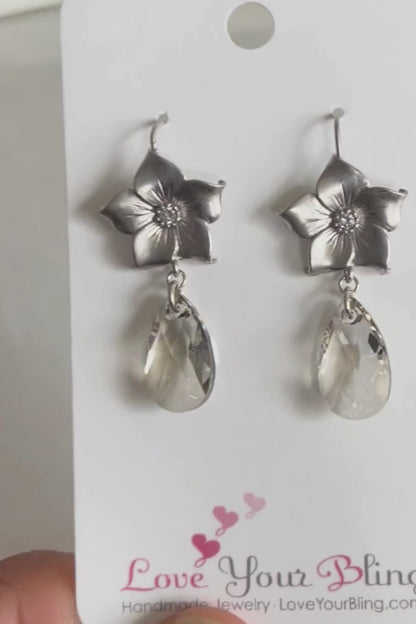 Pendientes de lágrima de cristal de Swarovski y flor de estrella