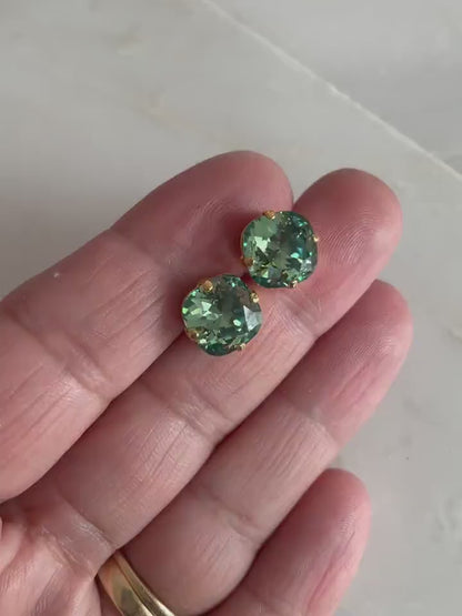 Boucles d'oreilles clous en cristal vert Erinite