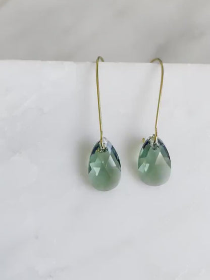 Boucles d'oreilles longues en forme de larme verte érinite