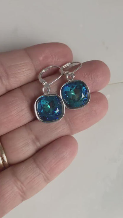 Pendientes cuadrados grandes de cristal con ópalo azul Bermuda