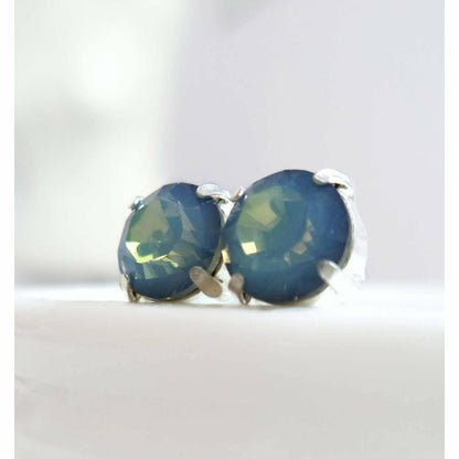 Boucles d'oreilles puces rondes opale bleue