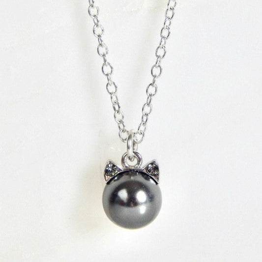 Black pearl cat necklace