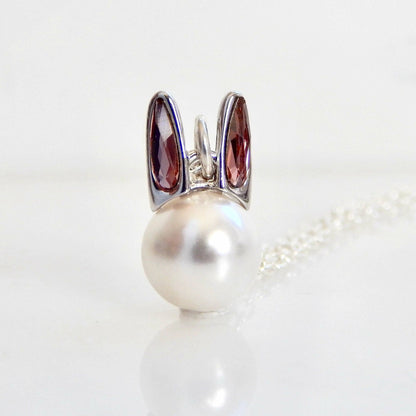 Lapin en perles blanches avec cristaux SWAROVSKI®