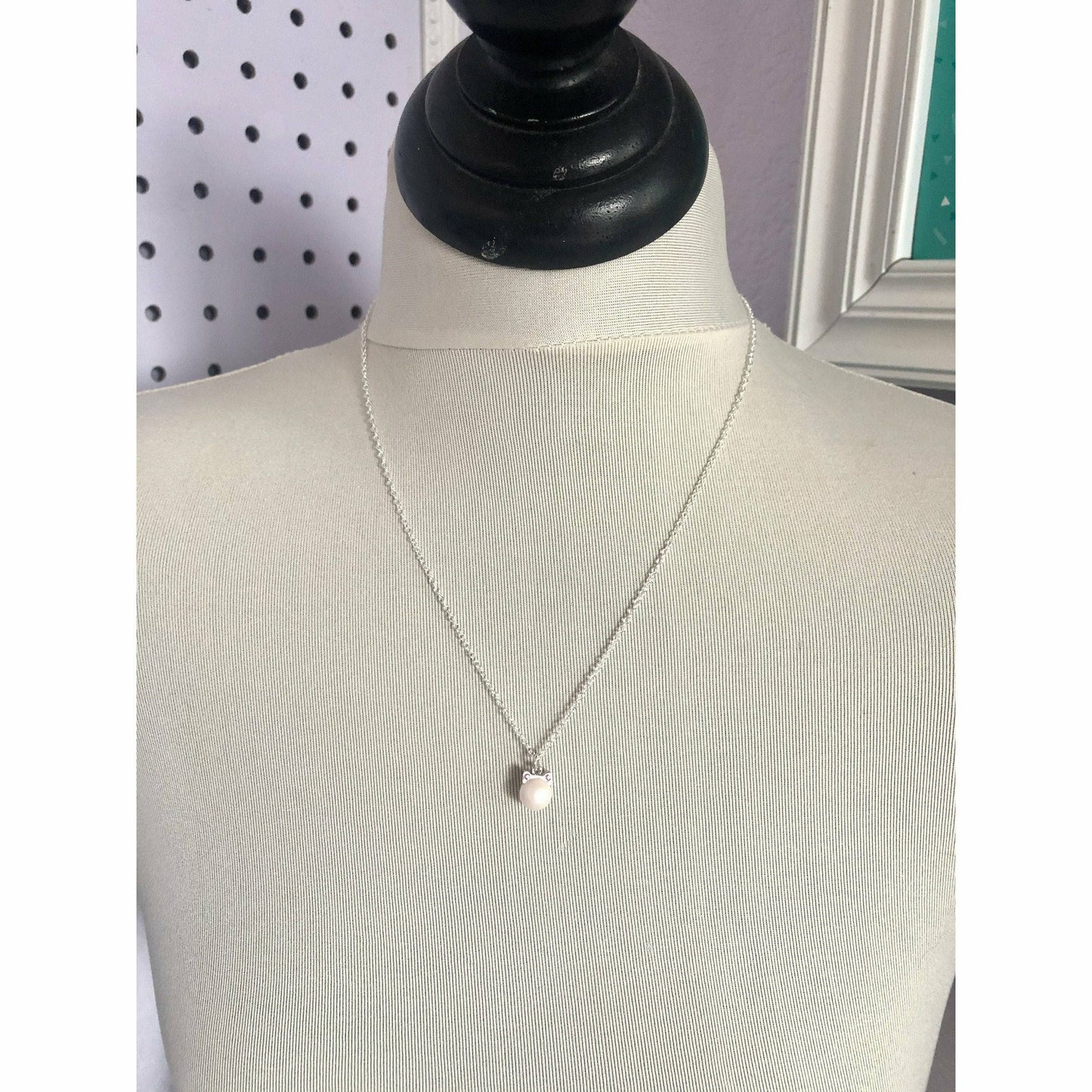 White pearl cat necklace