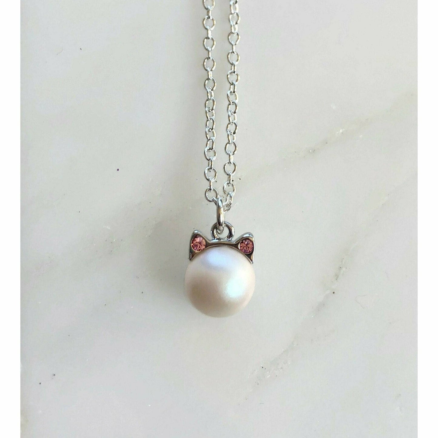 White pearl cat necklace