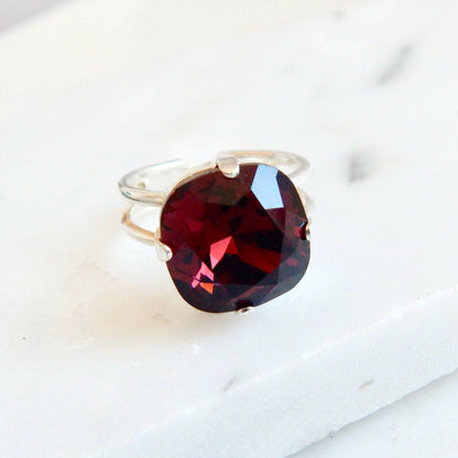 Bague cristal carrée bordeaux