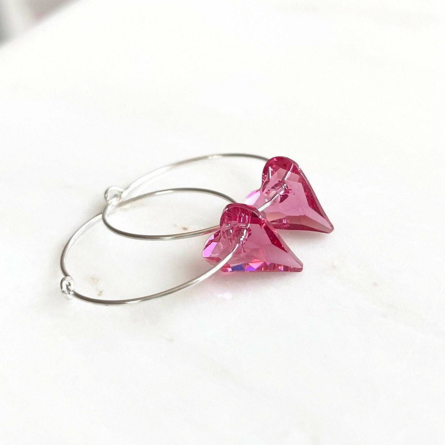 Boucles d'oreilles créoles coeur en cristal rose