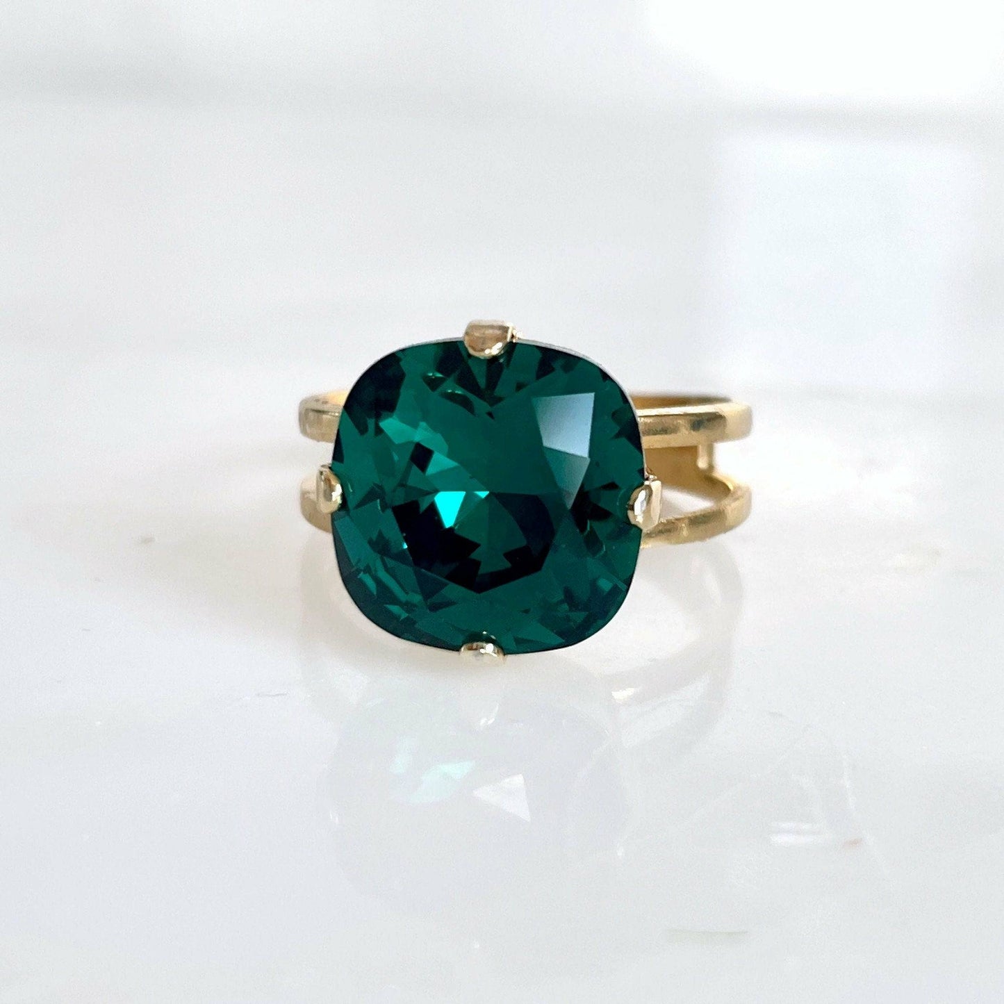 Emerald green crystal ring