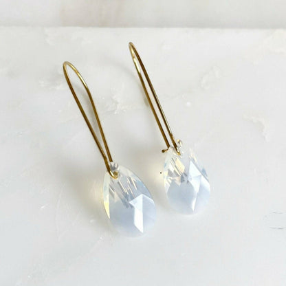 Boucles d'oreilles longues en cristal d'opale blanche