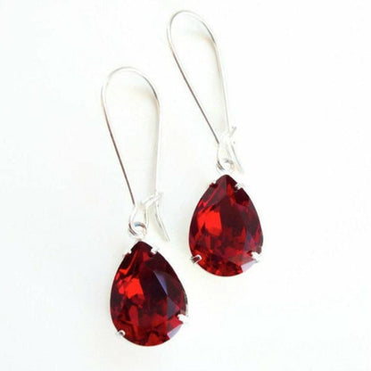 Boucles d'oreilles pendantes poire en cristal rouge