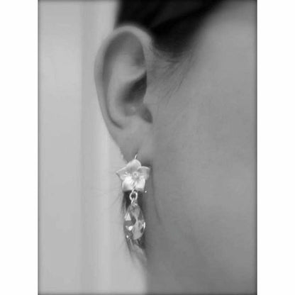 Pendientes de lágrima de cristal de Swarovski y flor de estrella