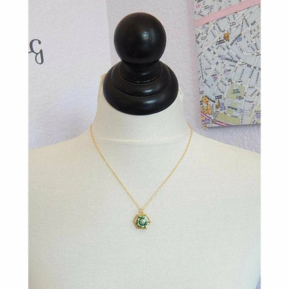 Collier en cristal vert foncé